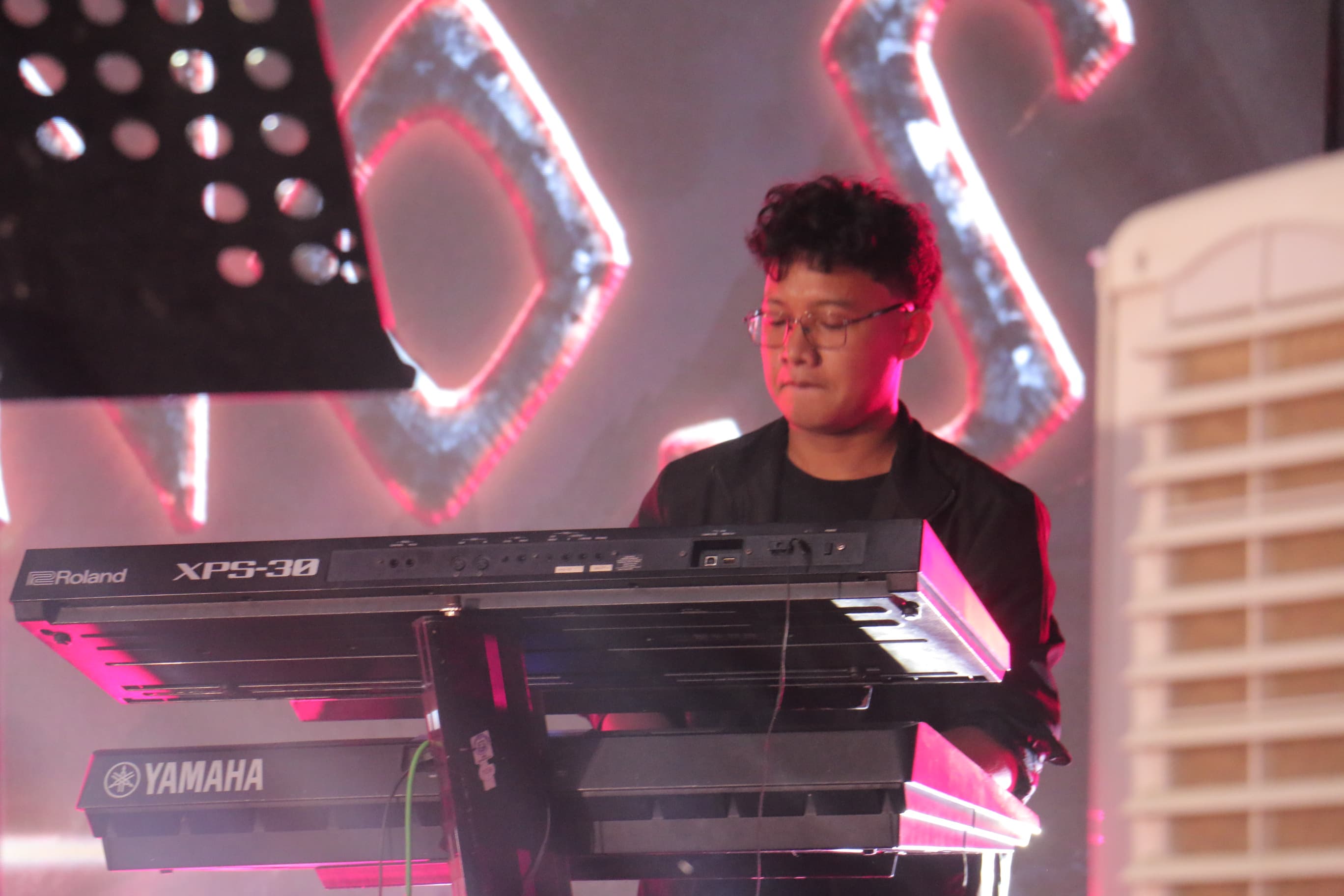 Proilan performing on keyboard